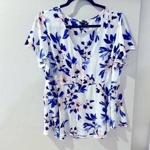 Torrid babydoll short sleeve blouse, flutter sleeve, size 1